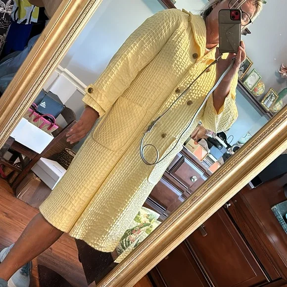 Vintage 1960’s Pleated Yellow Trench Jacket - Picture 9 of 9